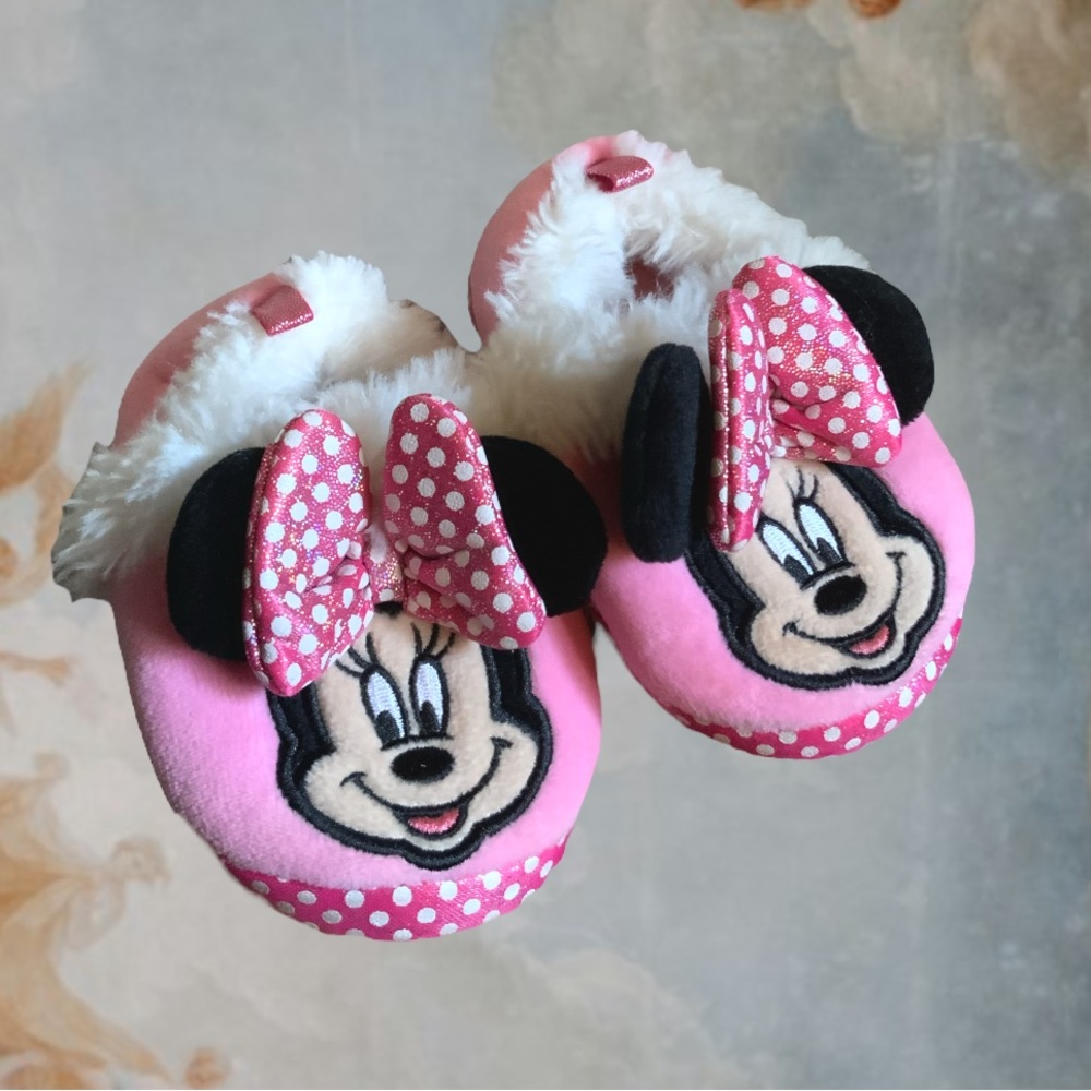 Disney Minnie Mouse Slippers Size S 5/6 Girls Pink with Bow Ears Faux Fur